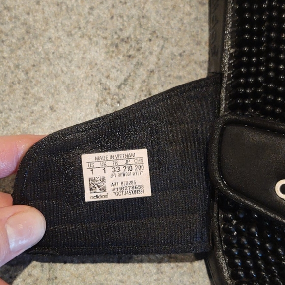 Girls size 1 Adidas slip on slides - Picture 3 of 5